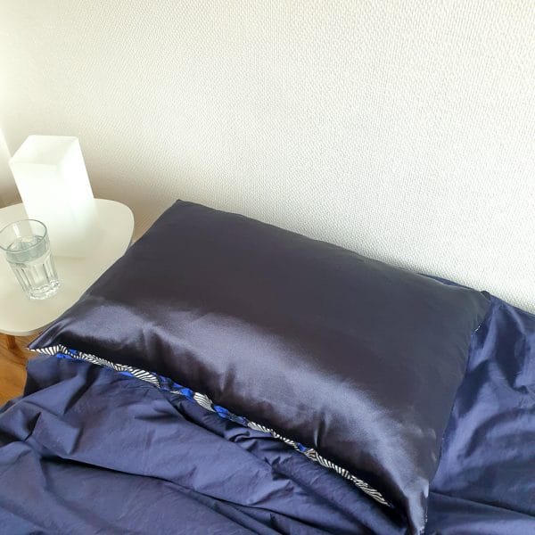 taie d'oreiller réversible satin wax fermeture éclair curly nights REVE BLEU