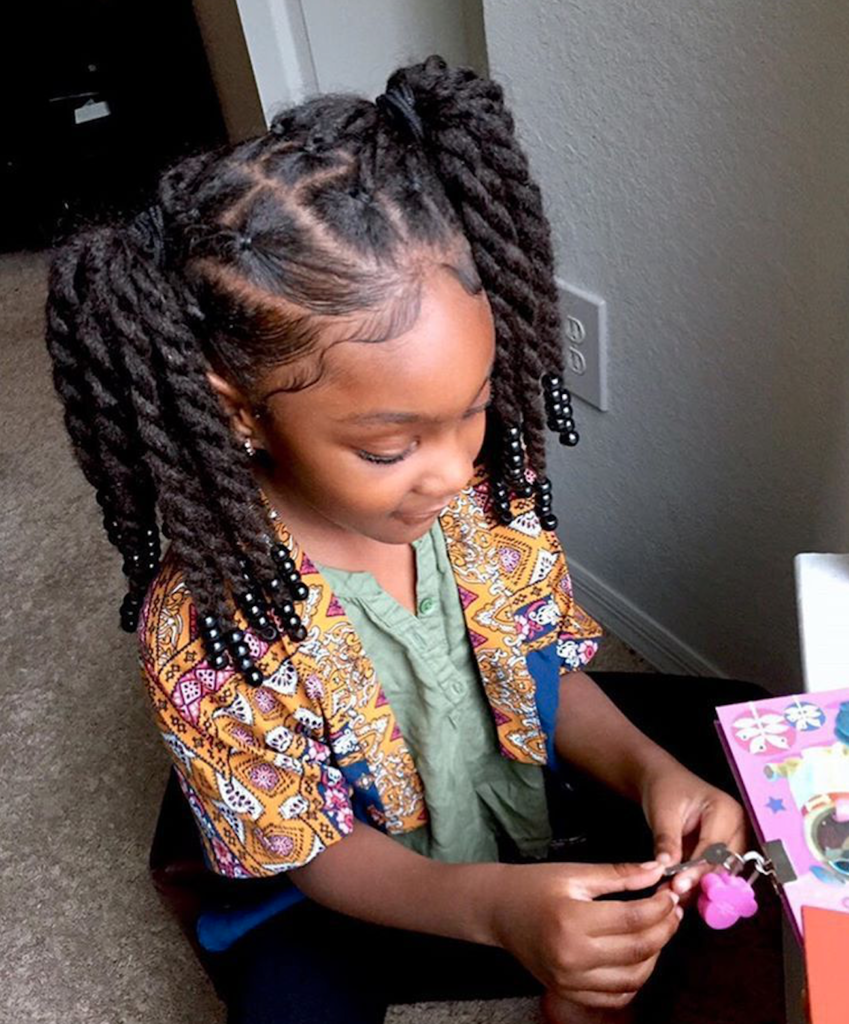 enfant, cheveux crépus, cheveux frisés, twists, élastique, inspiration, idées
