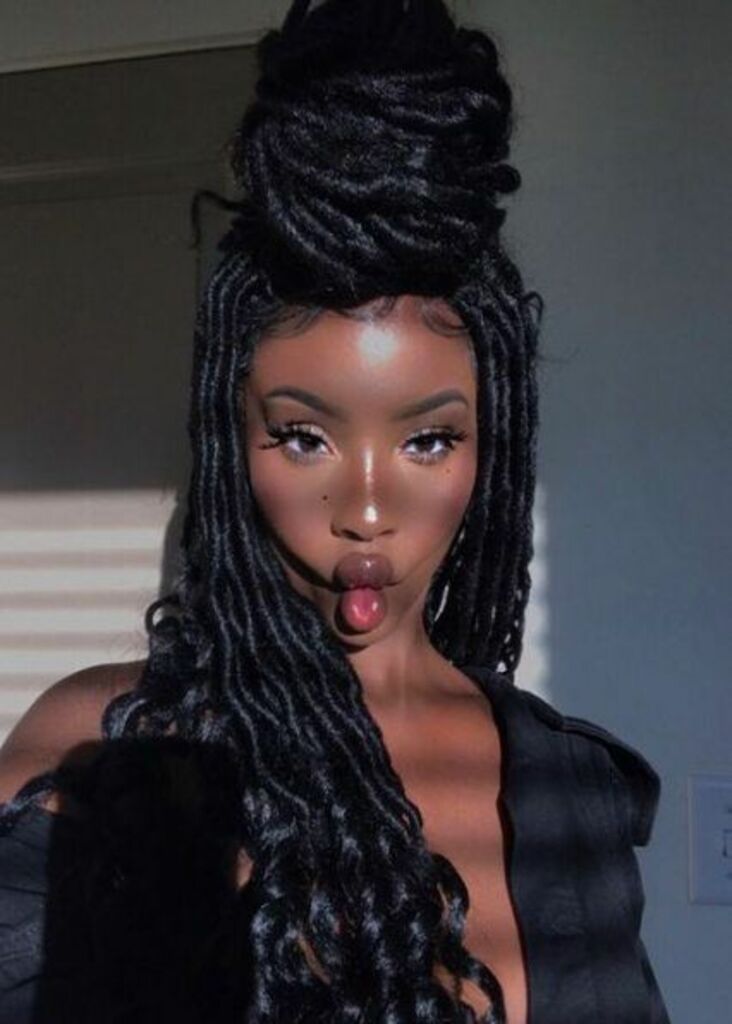 locs, lockés, faux locs, fausses locs, braids, mèches, cheveux bouclés, cheveux crépus, cheveux texturés 