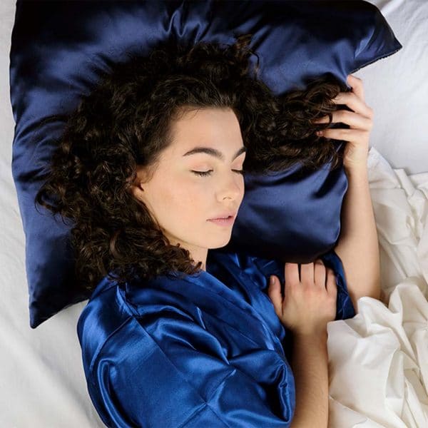 cheveux bouclés curly nights satin taie oreiller