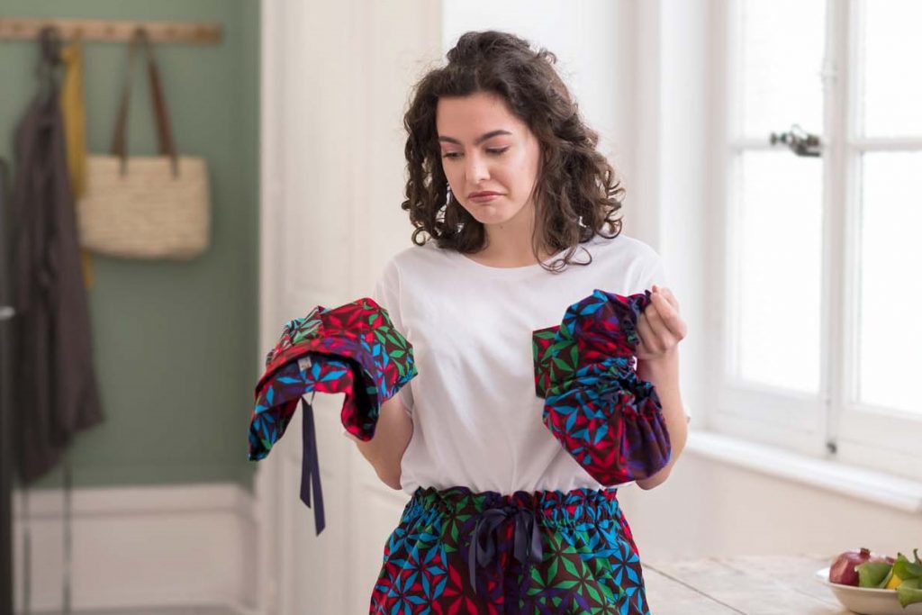 bonnet en satin élastique ou réglable pour protéger mes cheveux bouclés la nuit